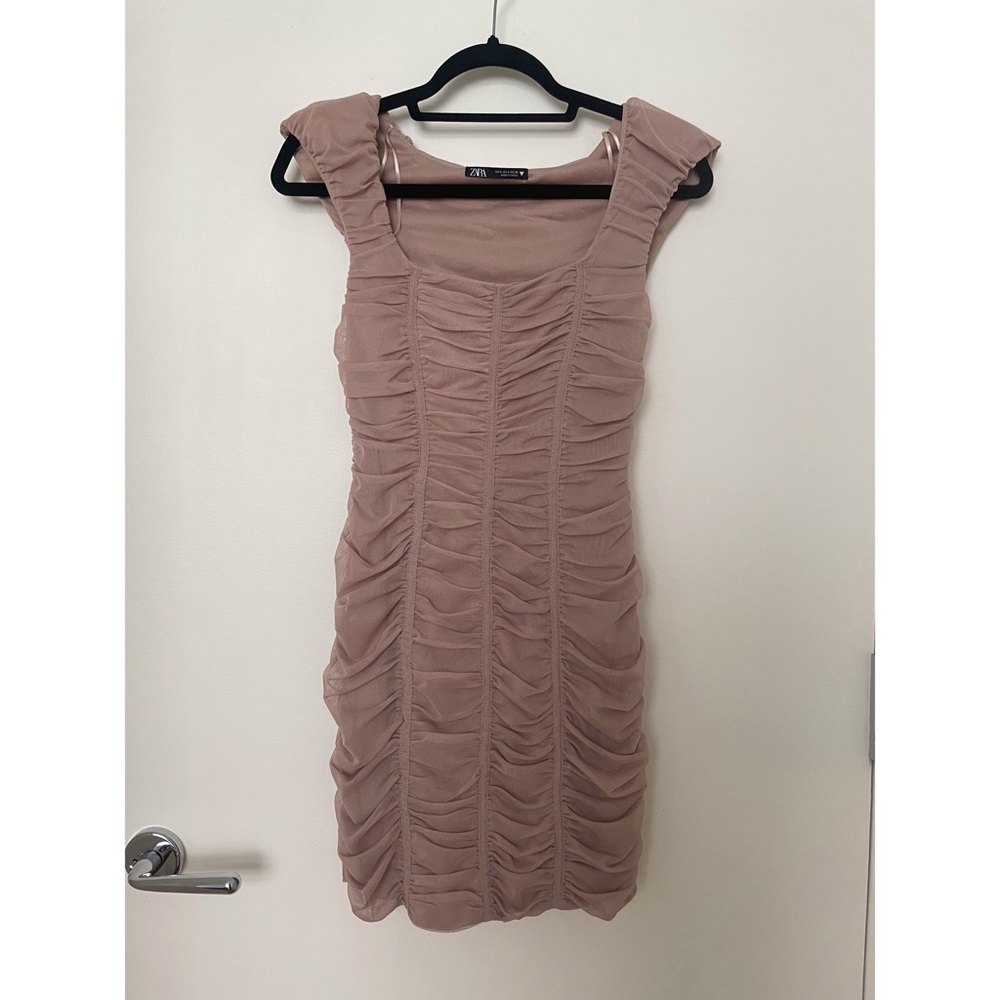Beautiful dirty pink zara dress in size S (26) only worn once